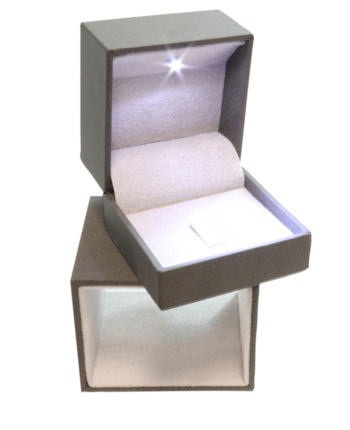 10 x Box Displays® Stunning Leatherette Ring Boxes - Jewellers Wholesale  Ring Box Suppliers (Black) : Amazon.co.uk: Fashion